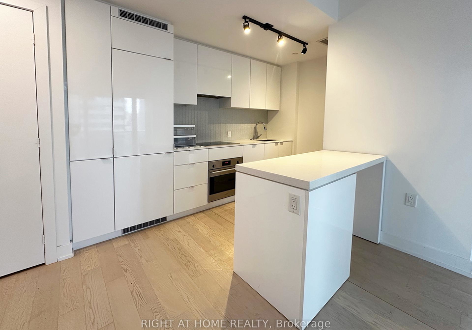 7-grenville-street-toronto-ontario-c12284825