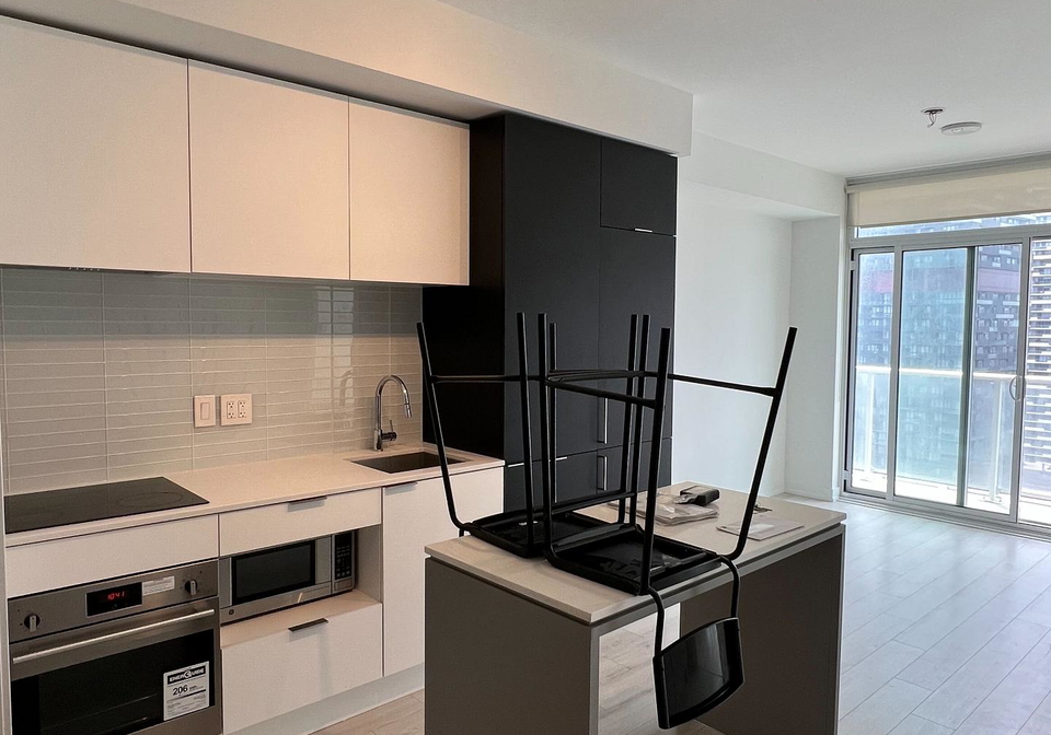 33-helendale-avenue-toronto-ontario-c12285016
