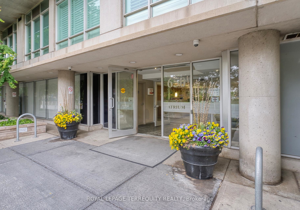 650-queens-quay-w-w-toronto-ontario-c12285182