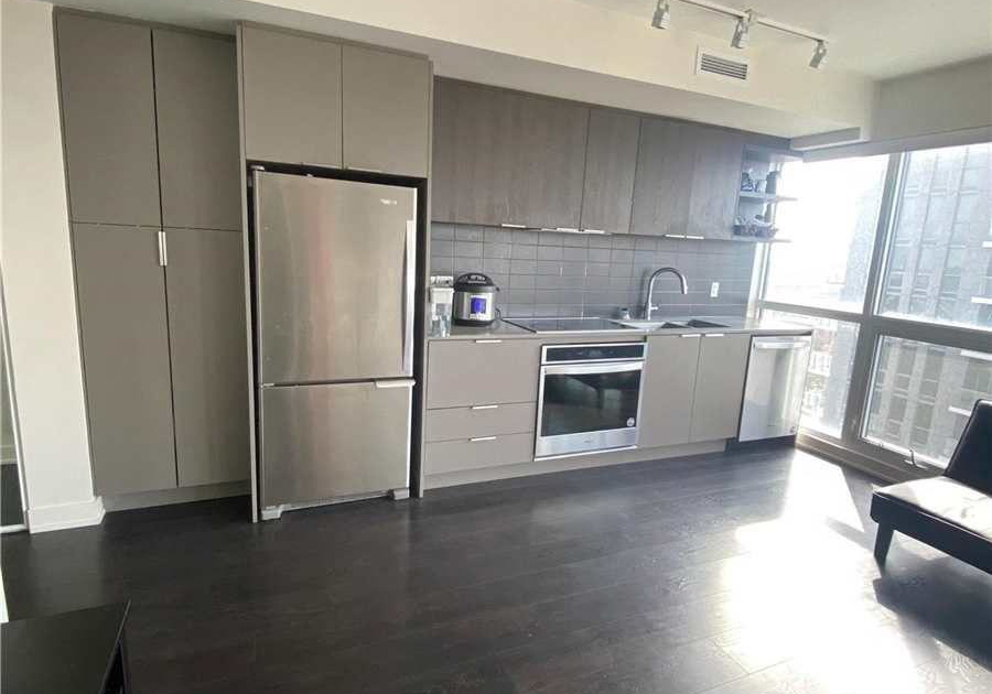 6-sonic-way-na-east-york-ontario-c12285355