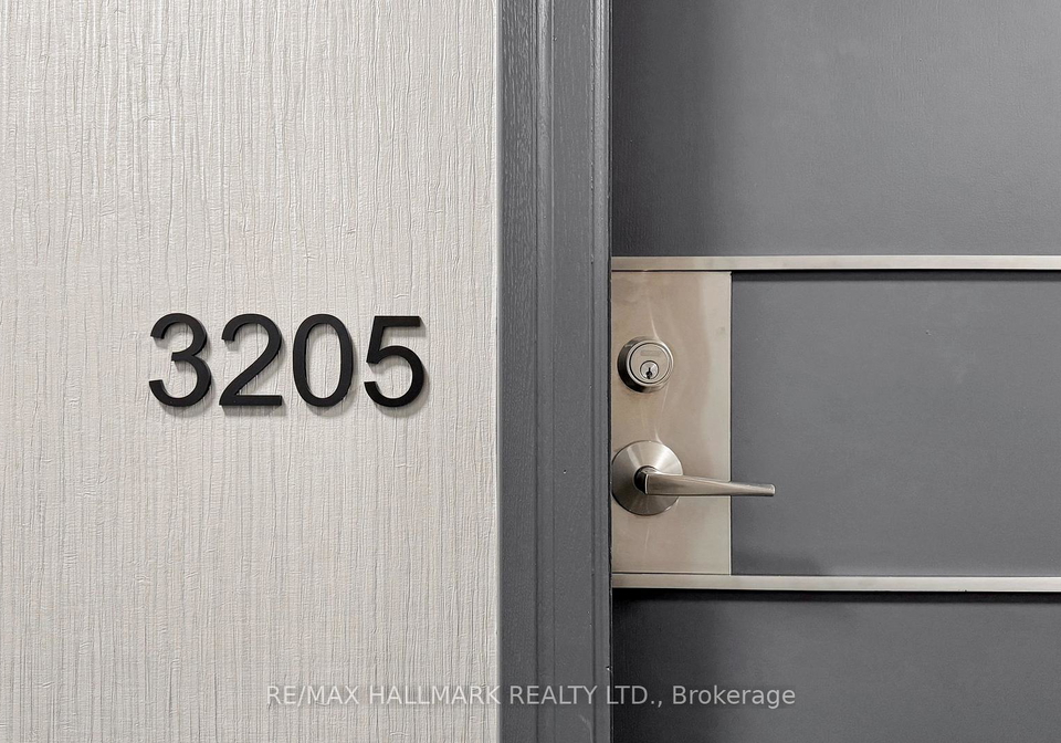 30-grand-trunk-crescent-toronto-ontario-c12285383