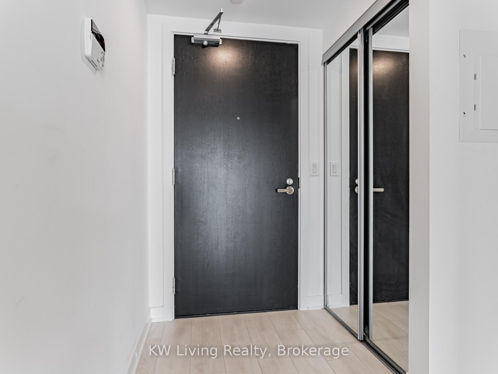 501-yonge-street-toronto-ontario-c12285656
