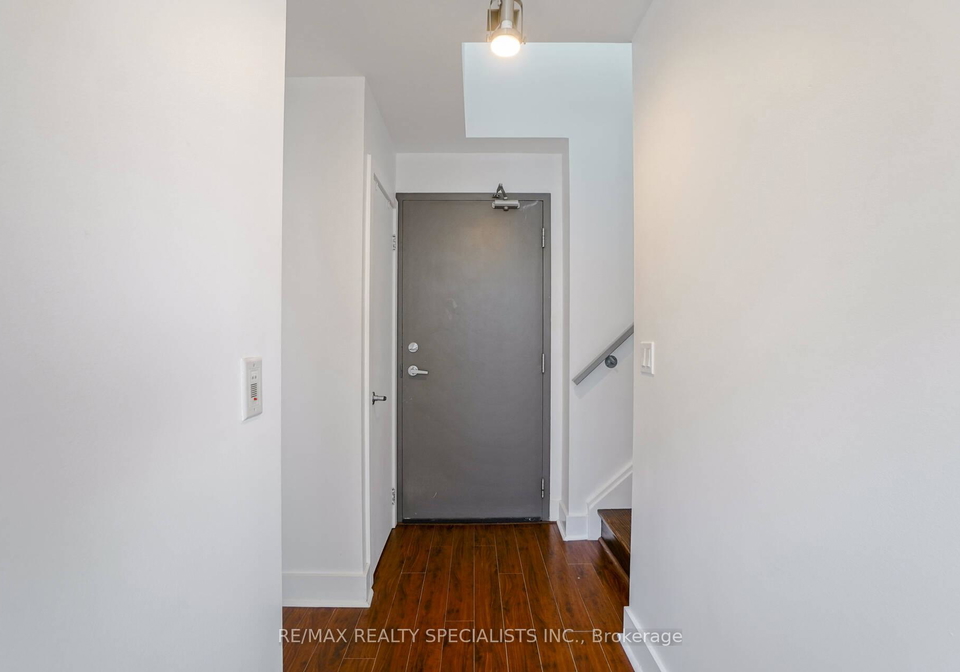 637-lake-shore-boulevard-w-w-toronto-ontario-c12285676