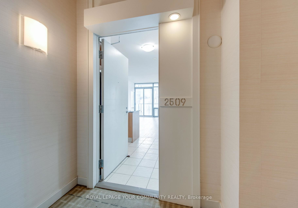37-grosvenor-street-toronto-ontario-c12285923