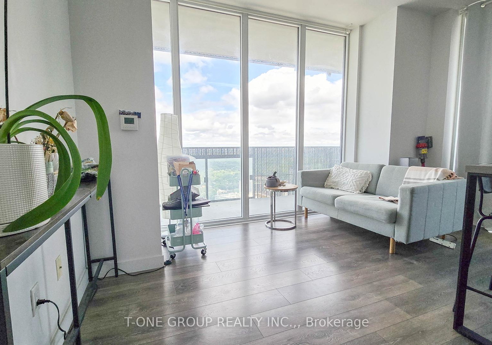 8-eglinton-avenue-e-e-toronto-ontario-c12285977