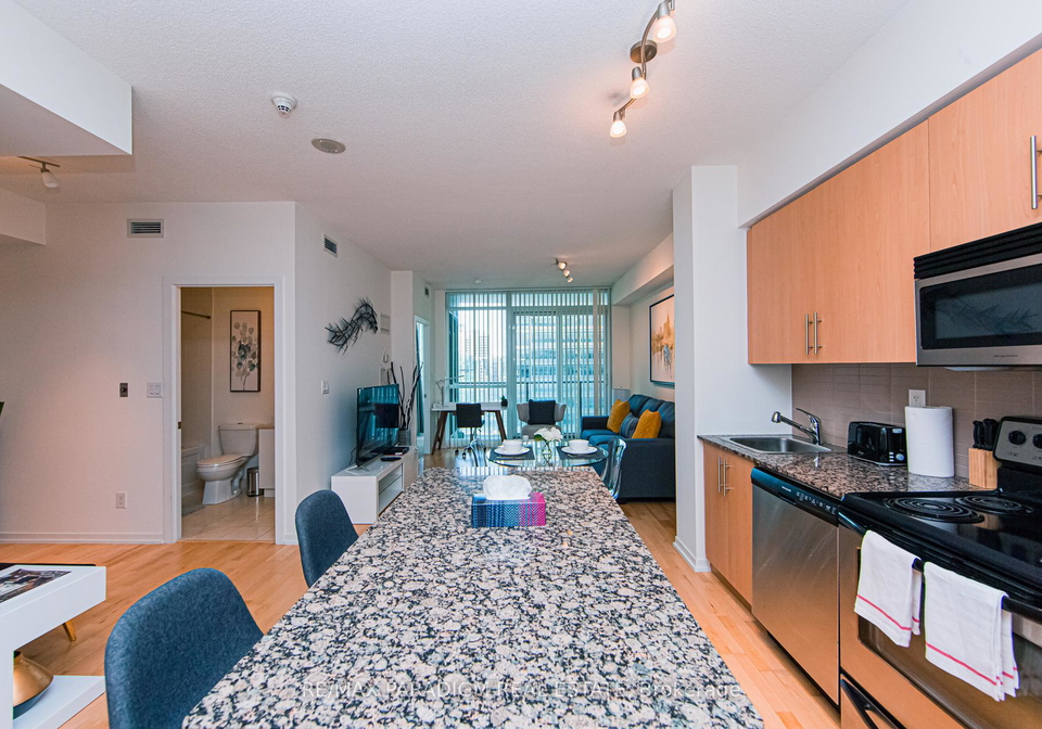 55-bremner-boulevard-toronto-ontario-c12286229