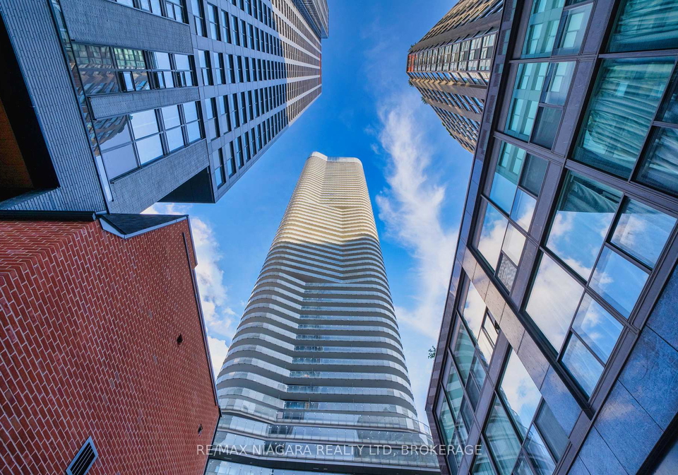 11-wellesley-street-w-w-toronto-ontario-c12286314