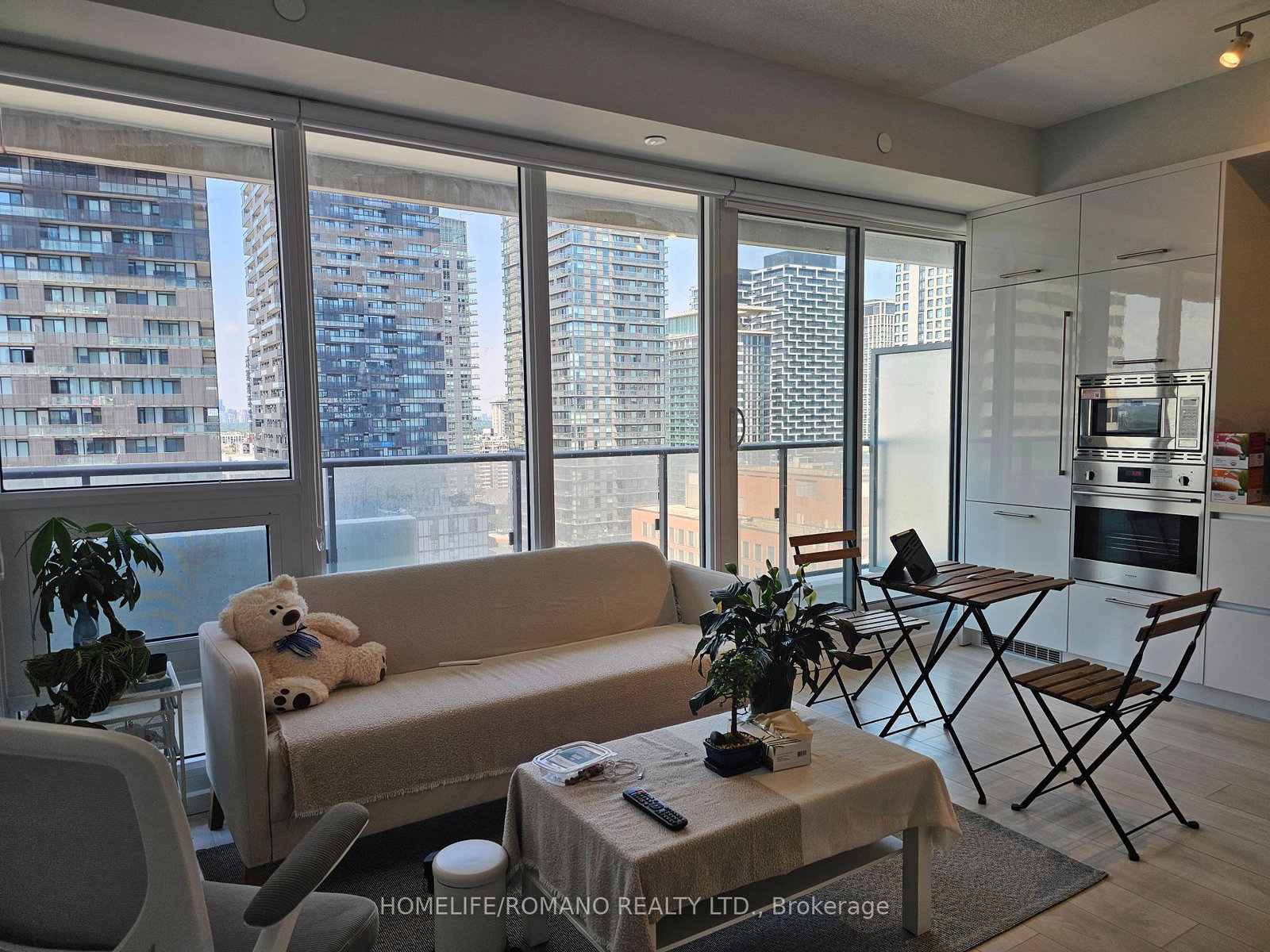 2221-yonge-street-toronto-ontario-c12286682