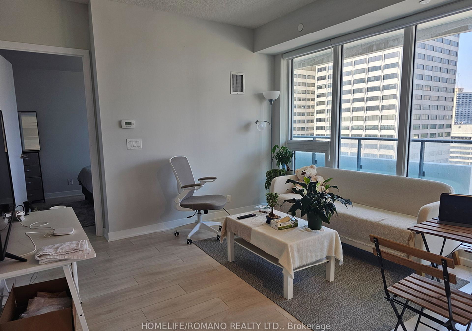 2221-yonge-street-toronto-ontario-c12286682