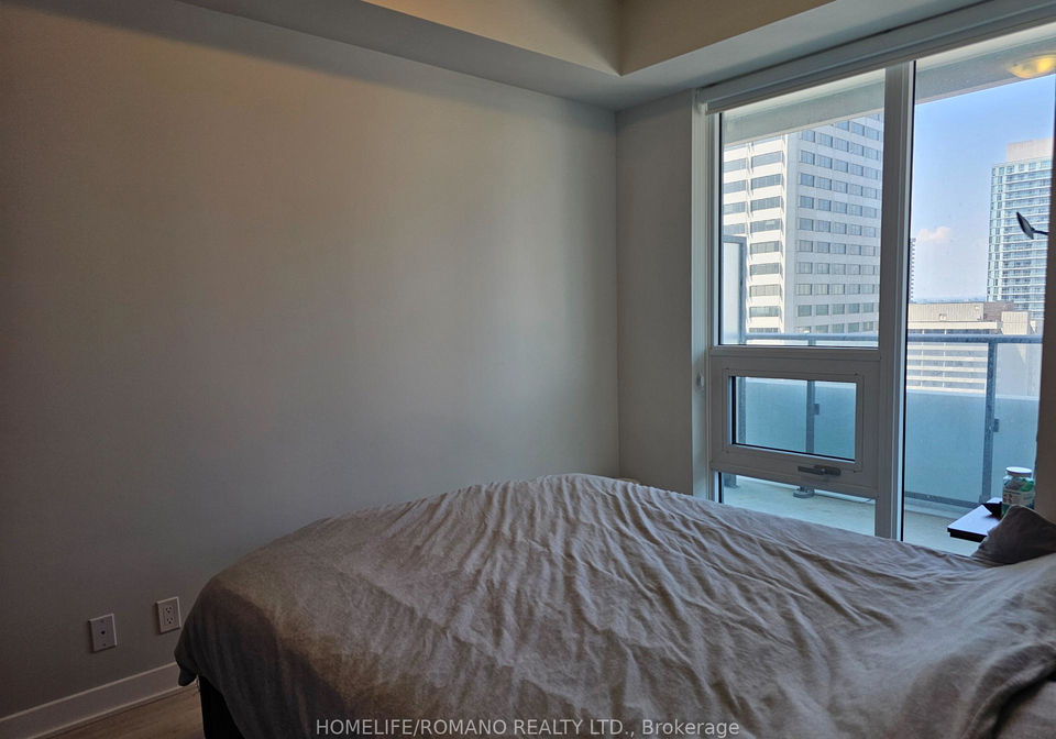 2221-yonge-street-toronto-ontario-c12286682
