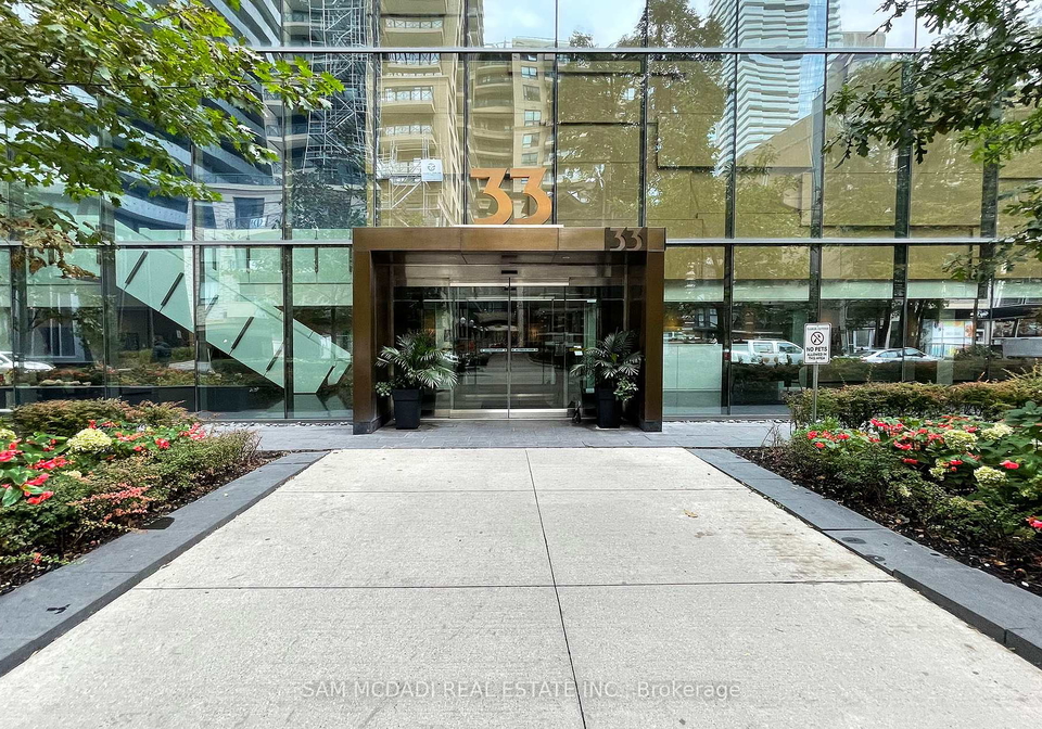 33-charles-street-e-e-toronto-ontario-c12286904