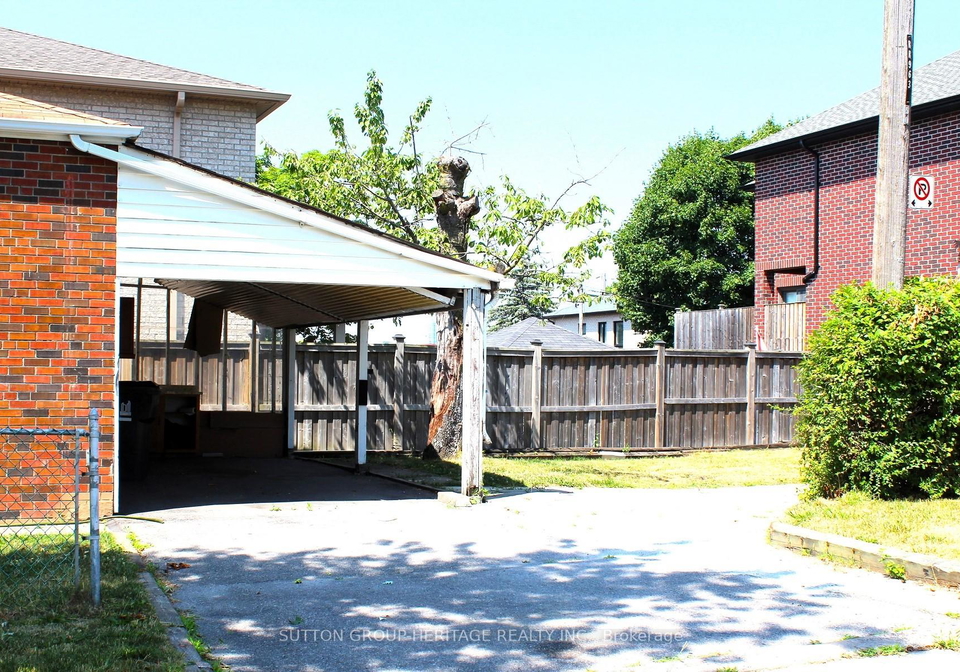 36-bartley-main-level-drive-north-york-ontario-c12286929