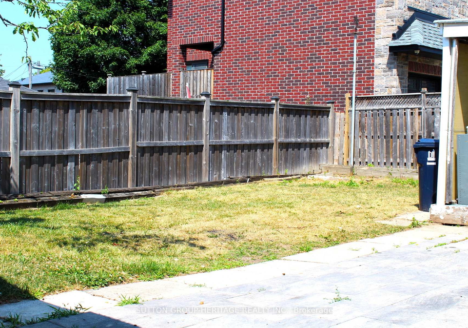 36-bartley-main-level-drive-north-york-ontario-c12286929