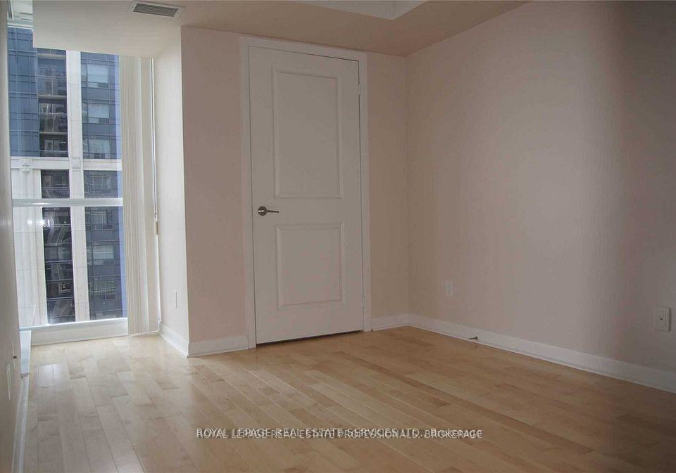 4978-yonge-street-w-w-toronto-ontario-c12287090