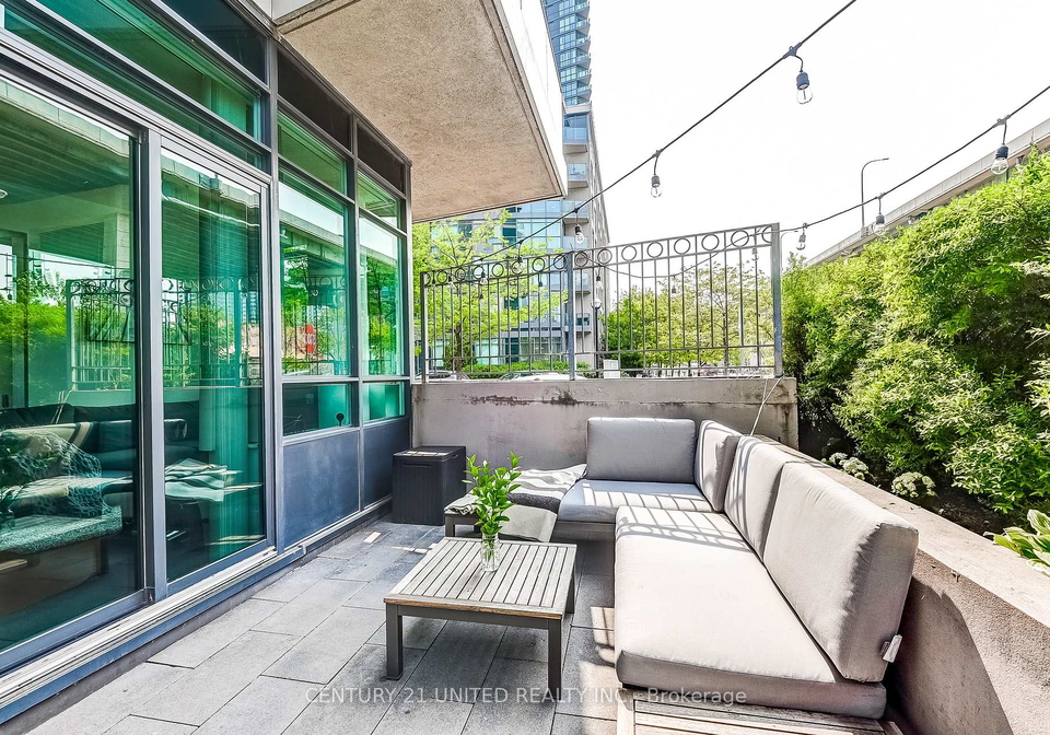 209-fort-york-boulevard-toronto-ontario-c12287733