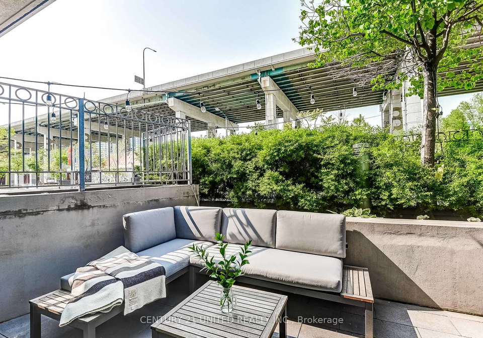 209-fort-york-boulevard-toronto-ontario-c12287733