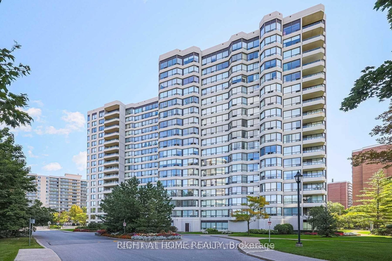 1101-steeles-avenue-w-w-toronto-ontario-c12287805