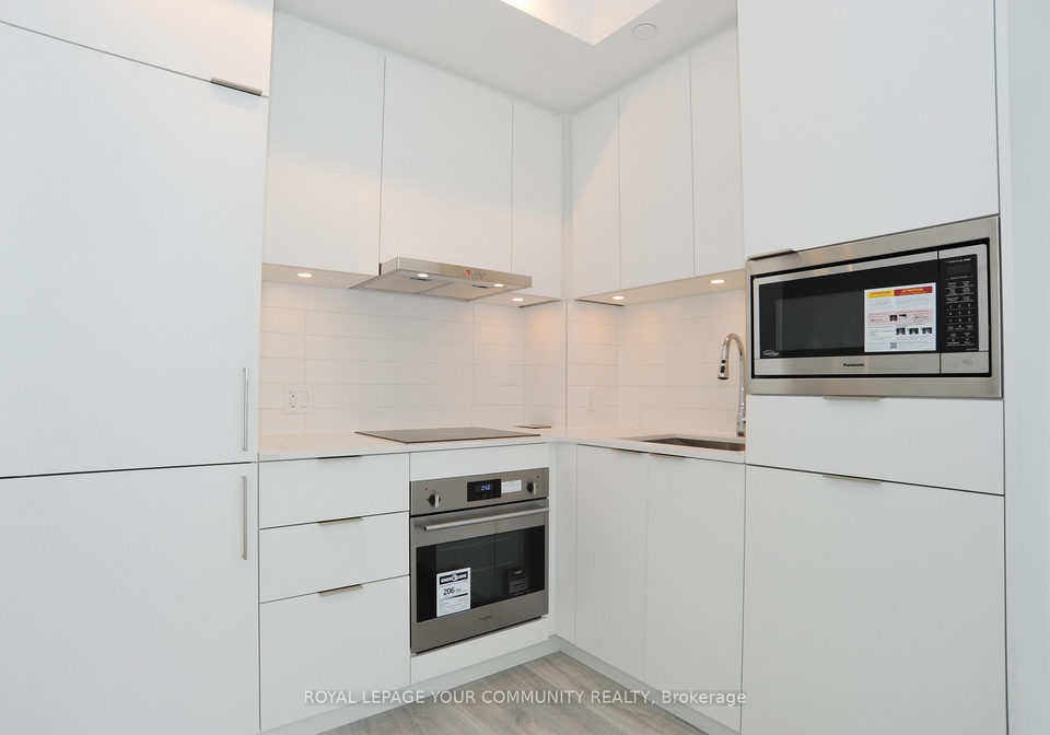7-golden-lion-heights-north-york-ontario-c12287894