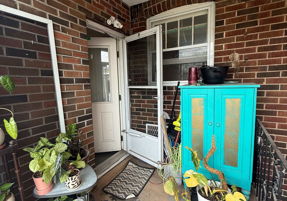 4-sully-crescent-toronto-ontario-c12287906