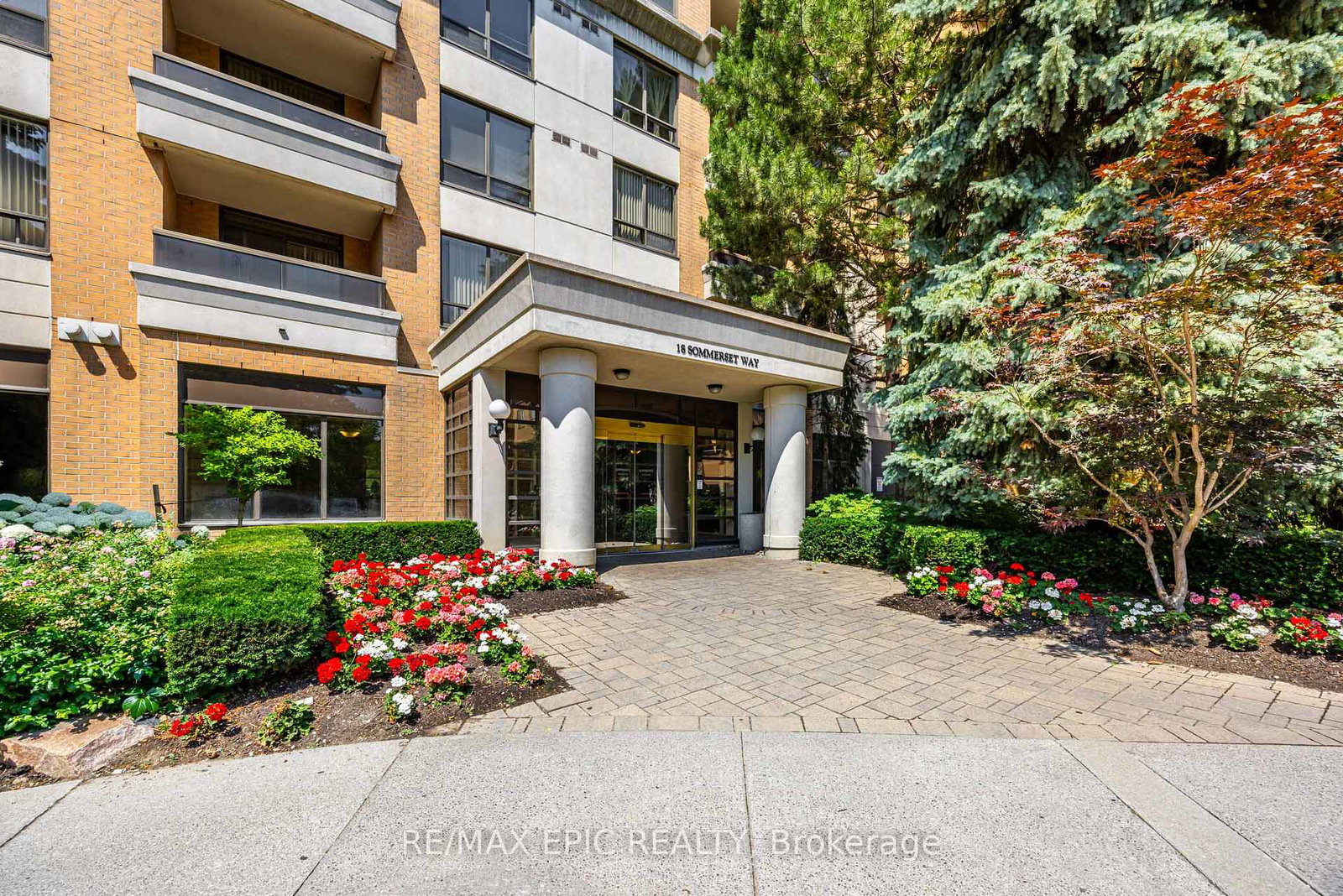 18-sommerset-way-north-york-ontario-c12288108