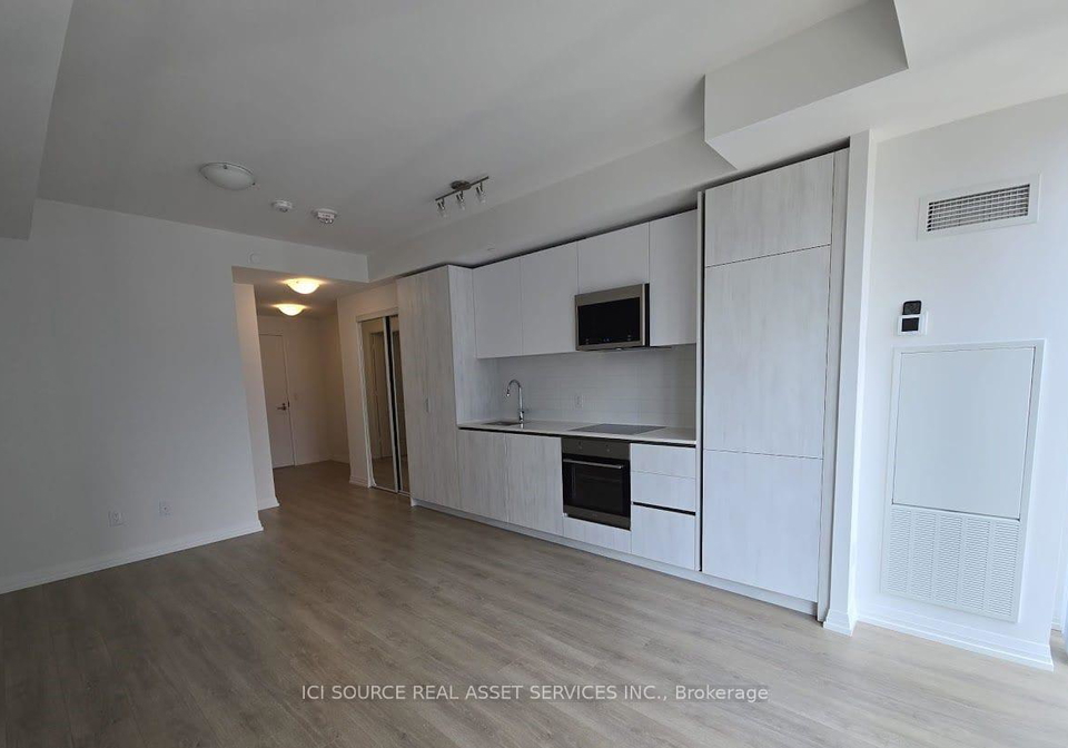 8-widmer-street-toronto-ontario-c12288181