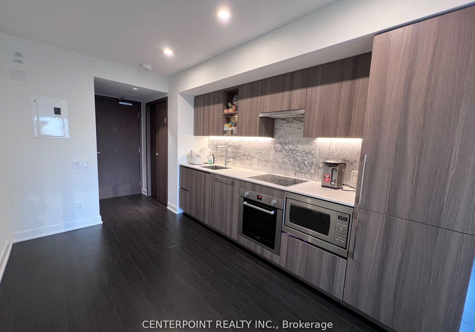 19-bathurst-street-toronto-ontario-c12288511