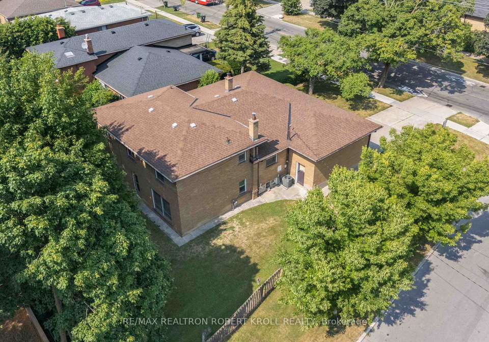 142-faywood-boulevard-toronto-ontario-c12288650