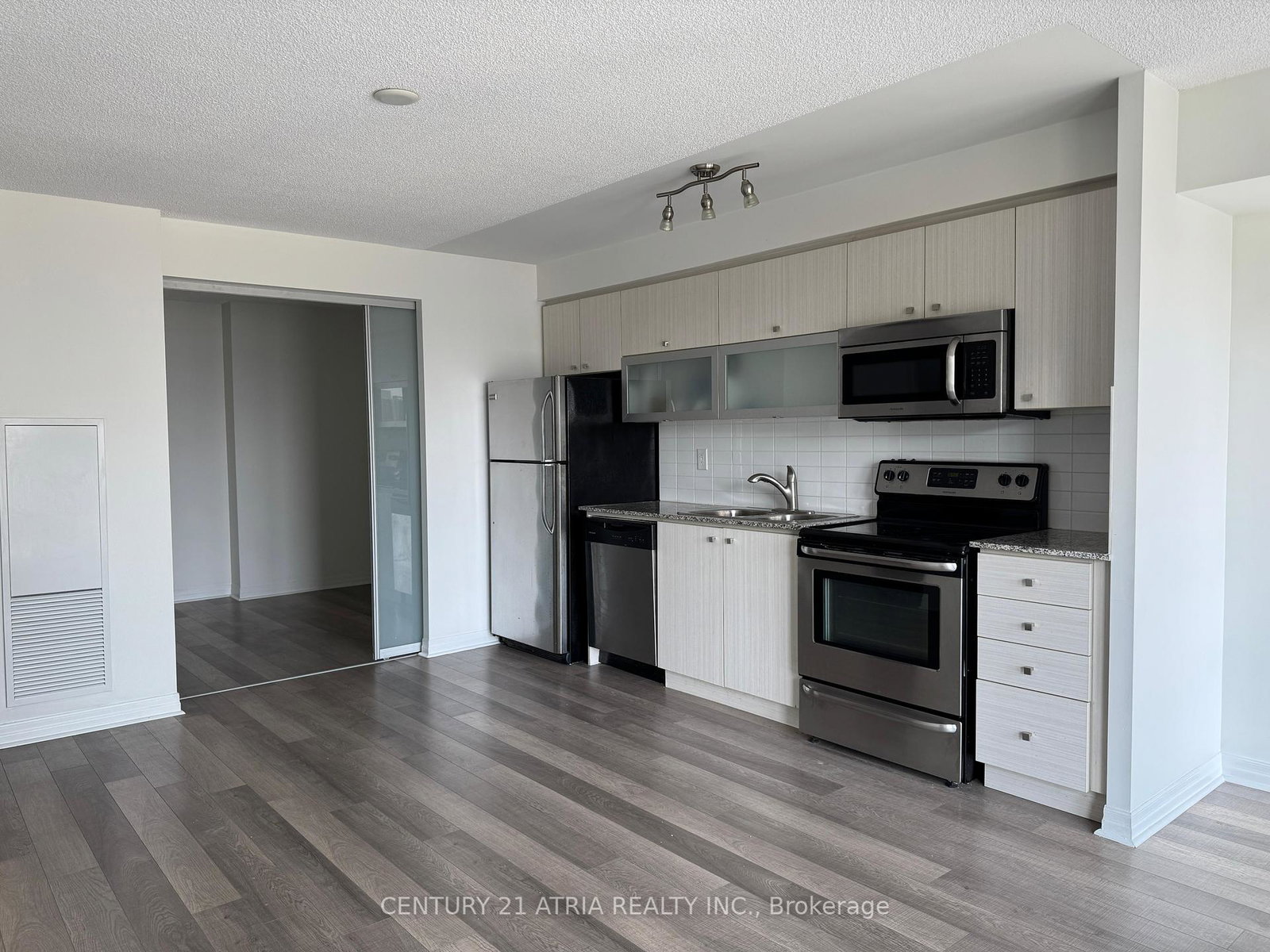 2015-sheppard-avenue-e-e-north-york-ontario-c12288885
