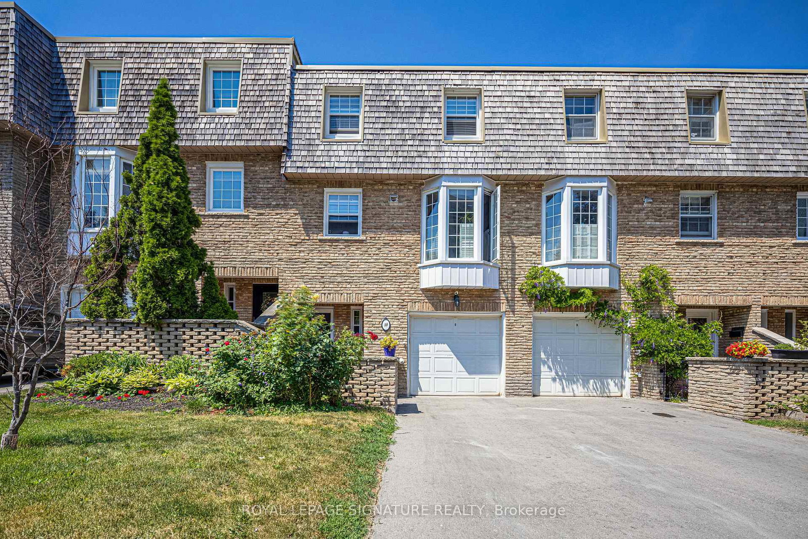 farmstead-road-north-york-ontario-c12289017
