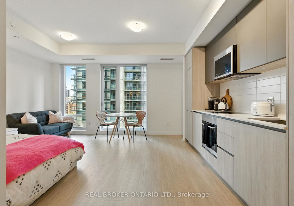 8-widmer-street-toronto-ontario-c12289061