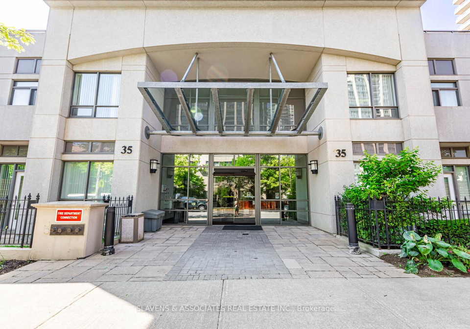 35-hollywood-avenue-north-york-ontario-c12289110