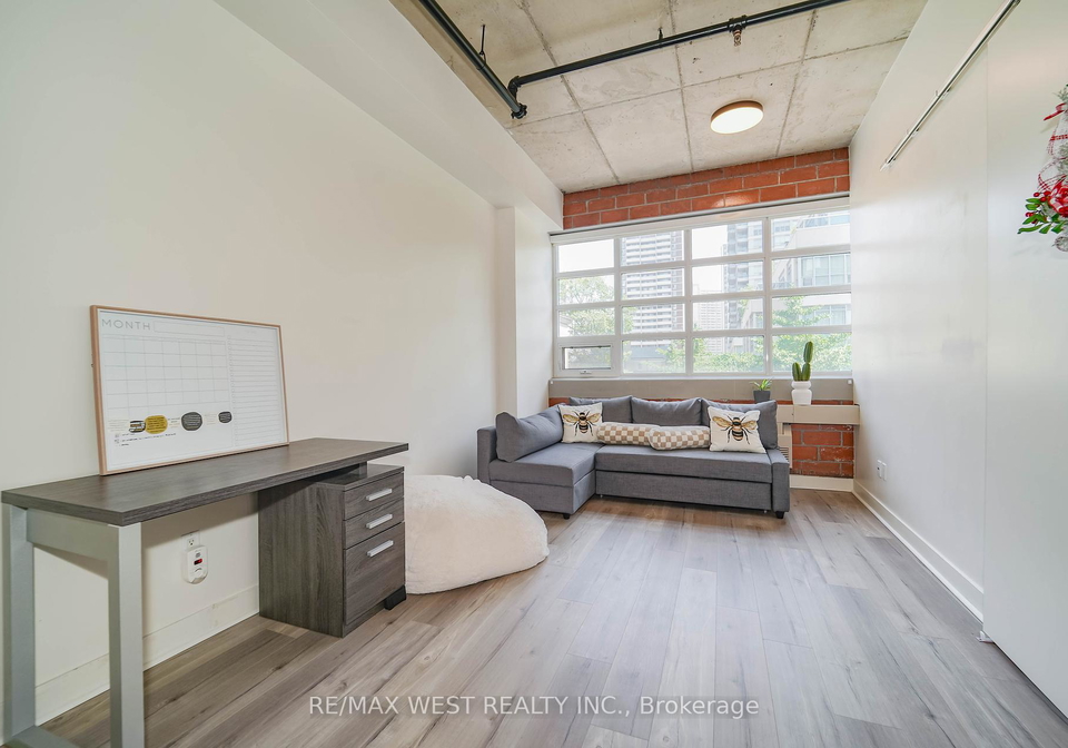 10-wellesley-place-toronto-ontario-c12289232