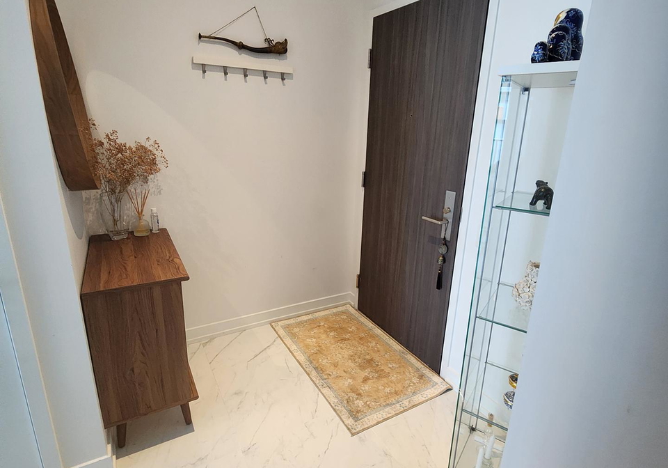 185-roehampton-avenue-toronto-ontario-c12289817