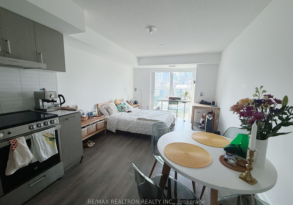 219-dundas-street-e-e-toronto-ontario-c12290010