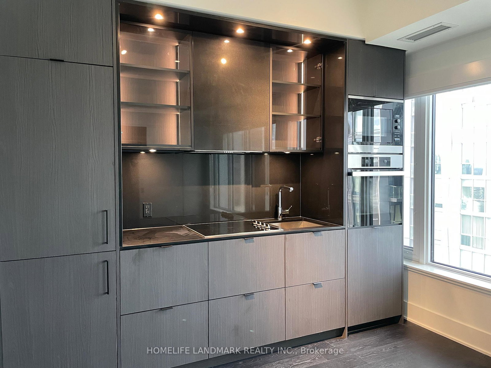 11-yorkville-avenue-toronto-ontario-c12290068