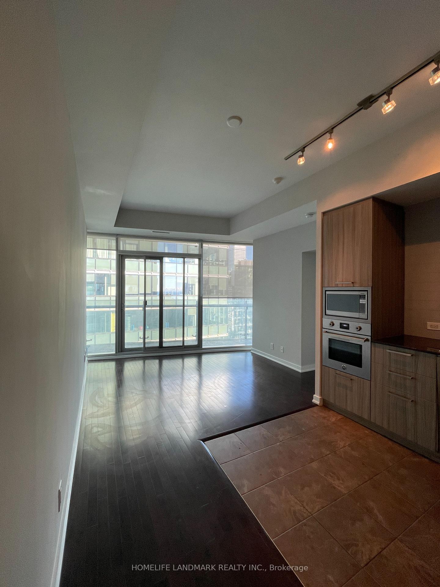 14-york-street-toronto-ontario-c12290110