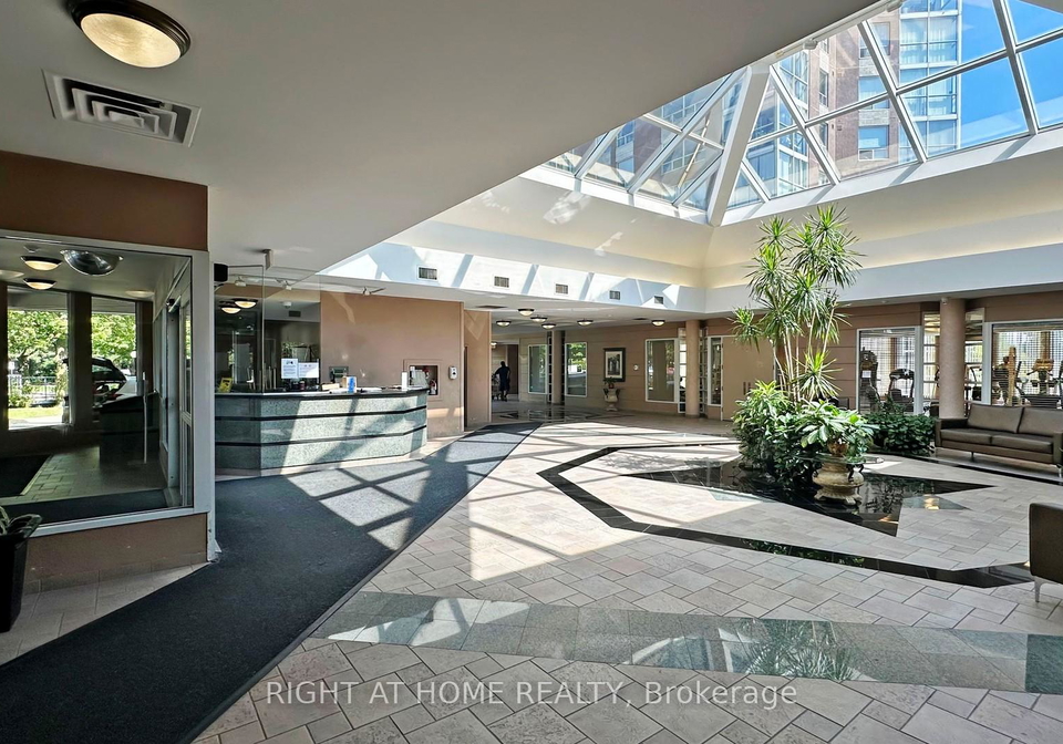 7-concorde-place-north-york-ontario-c12290191