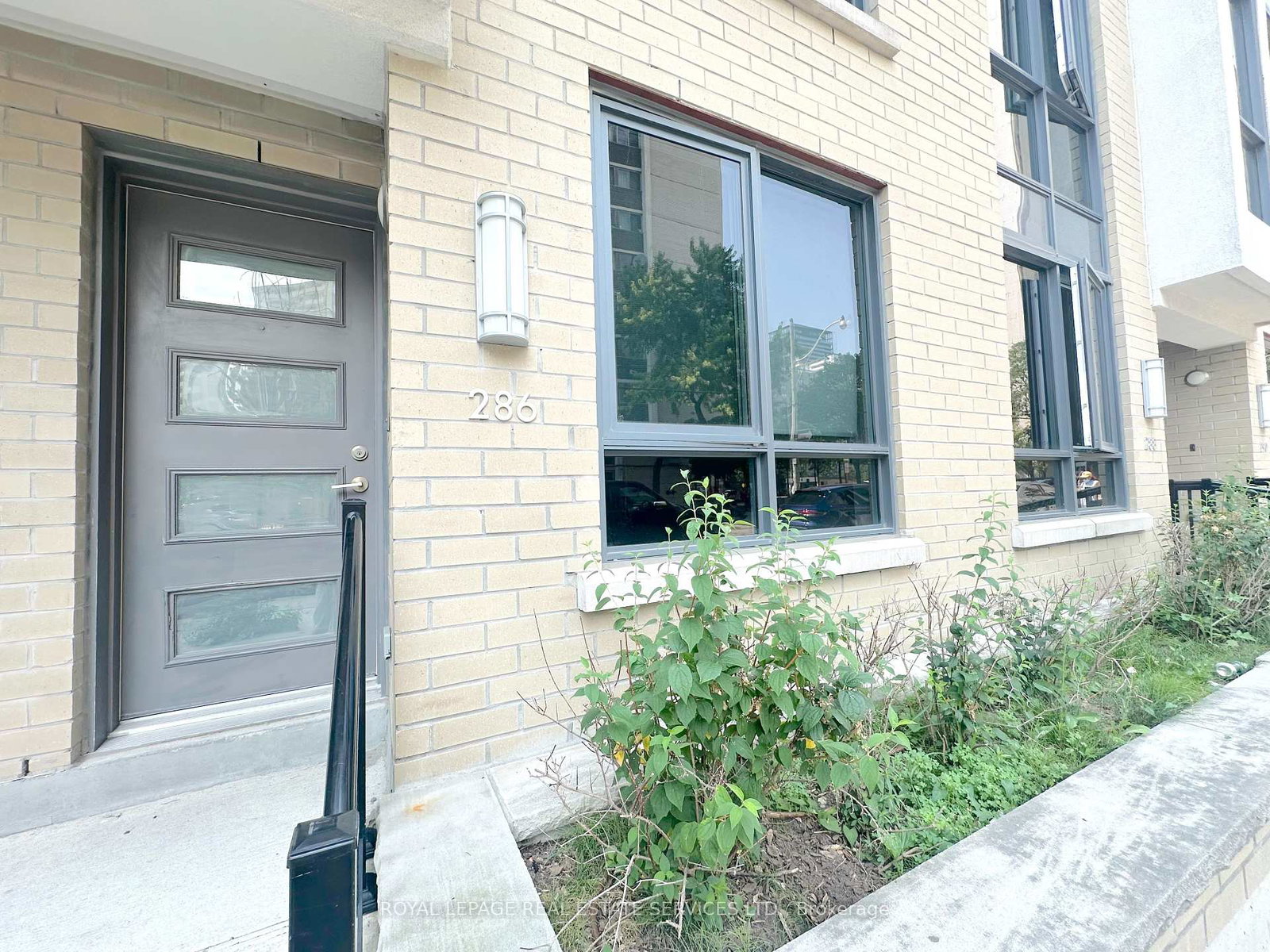 286-bleecker-street-toronto-ontario-c12290286