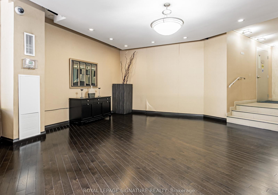 20-edgecliff-golfway-east-york-ontario-c12290430