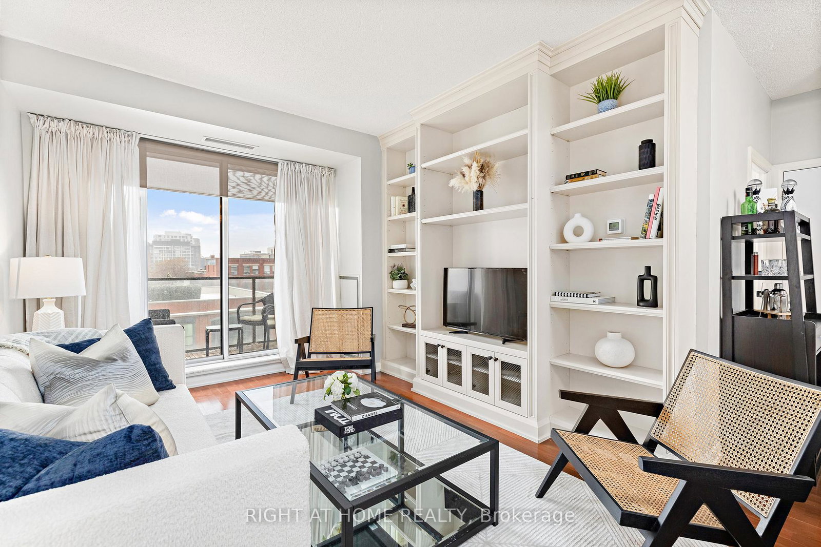 18-beverley-street-toronto-ontario-c12290982