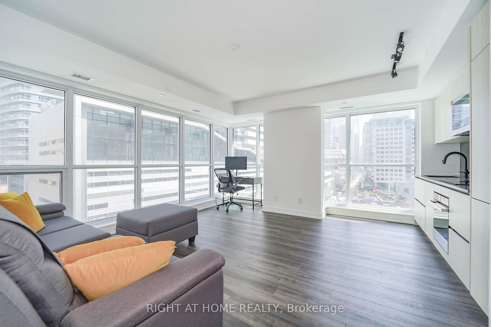 327-king-street-w-w-toronto-ontario-c12291815