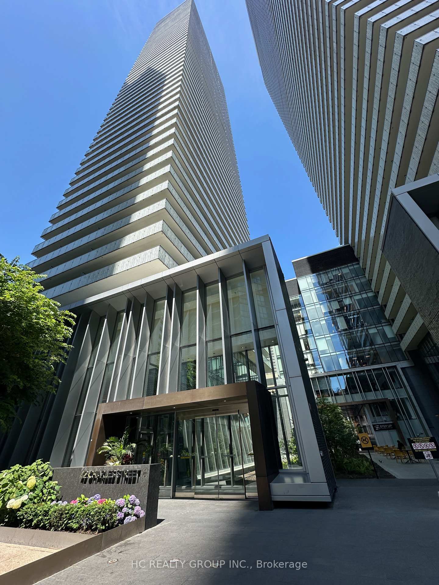 42-charles-street-e-e-toronto-ontario-c12292309