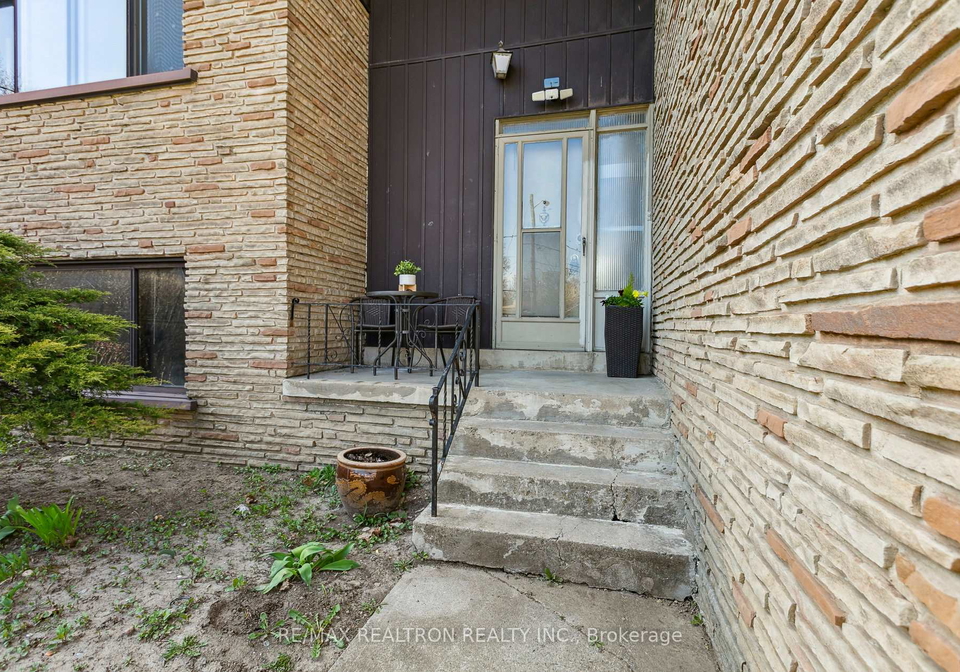 330-homewood-avenue-toronto-ontario-c12292352