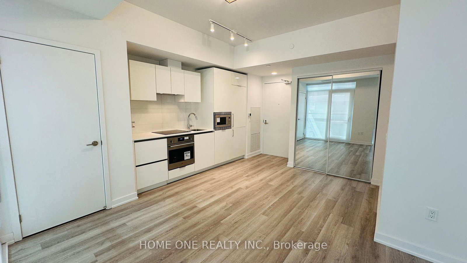 121-st-patrick-street-toronto-ontario-c12292471