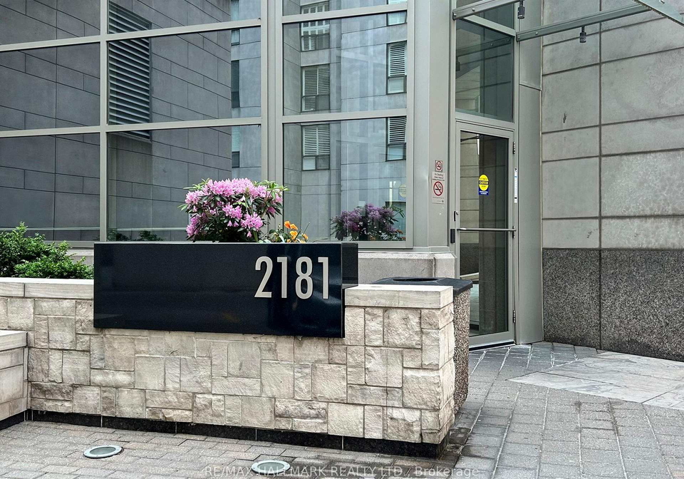 2181-yonge-street-toronto-ontario-c12292492