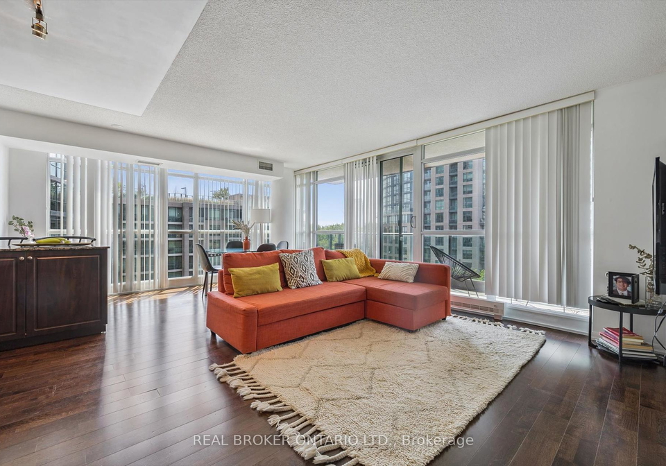 209-fort-york-boulevard-toronto-ontario-c12292603