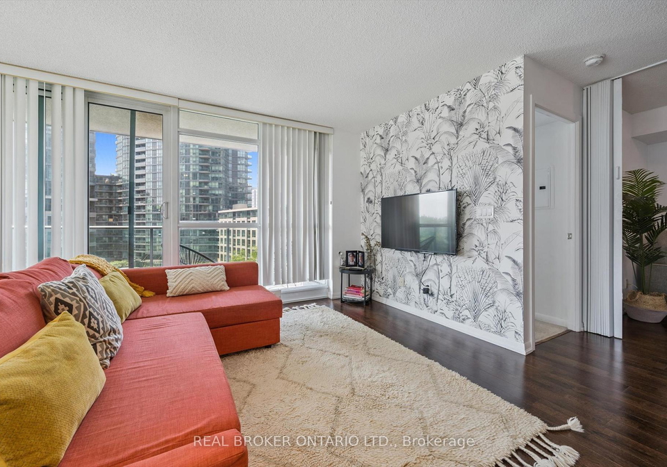209-fort-york-boulevard-toronto-ontario-c12292603