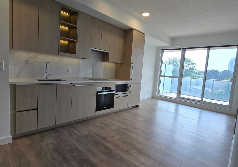 25-mcmahon-drive-north-york-ontario-c12292660