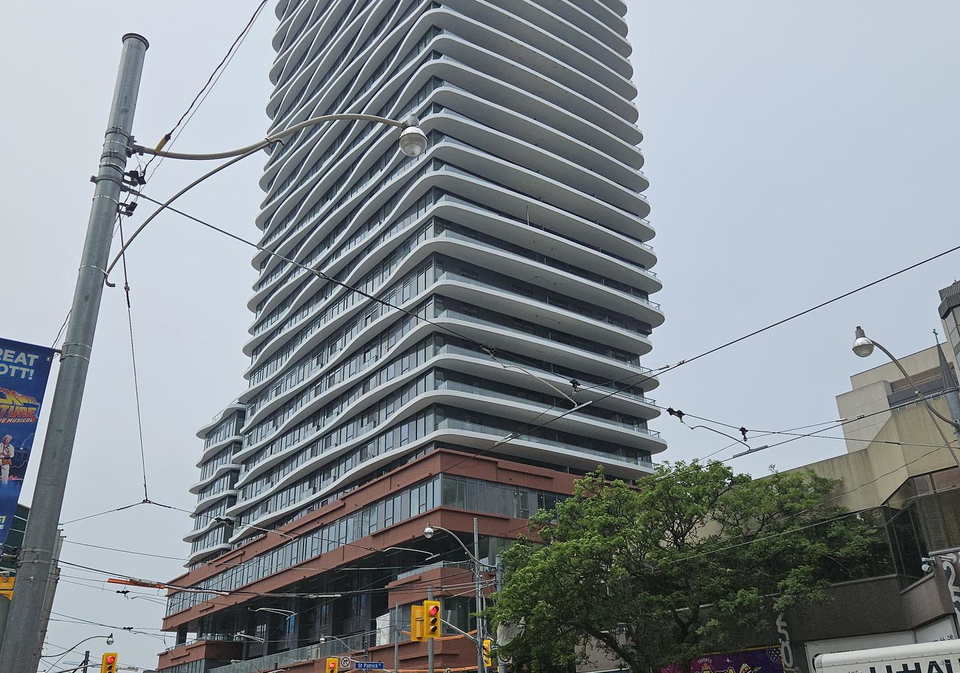 280-dundas-street-w-w-toronto-ontario-c12292680