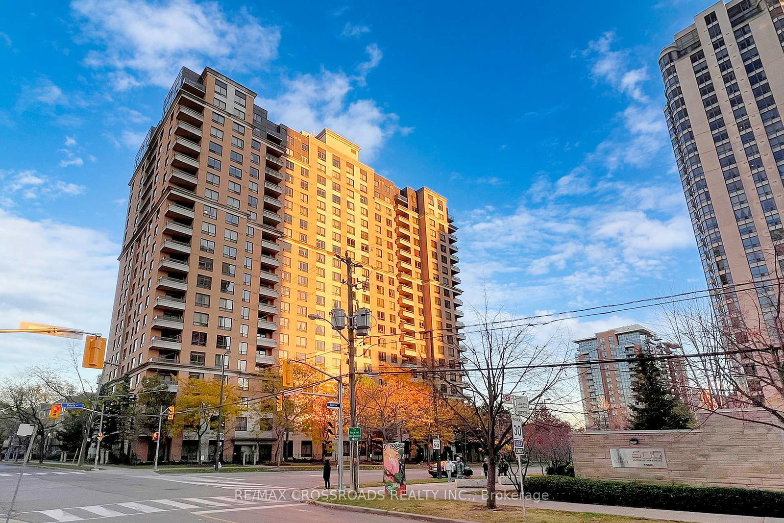 18-sommerset-way-north-york-ontario-c12292720